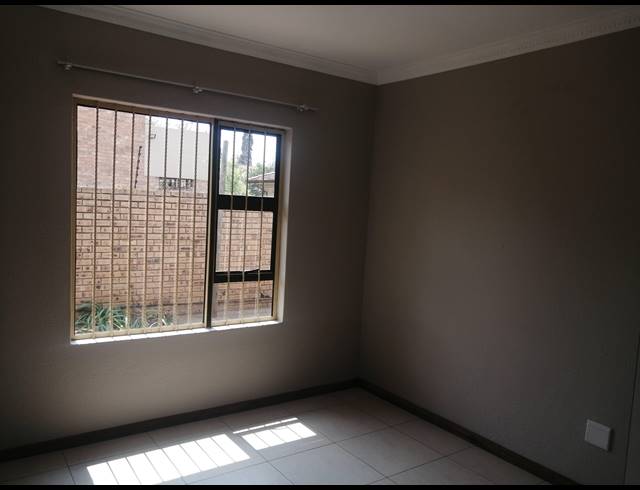 3 BEDROOM CLUSTER RENTED IN NEW REDRUTH